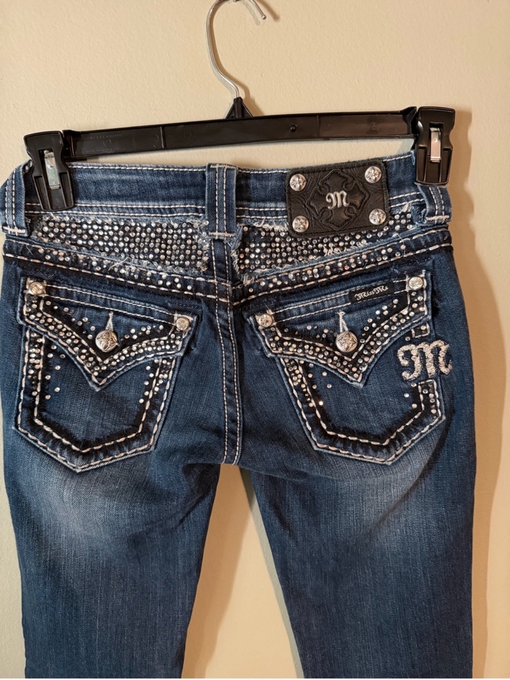 Like New Vintage Gorgeous Miss Me Skinny Jeans Embellished Pockets 31” Inseam